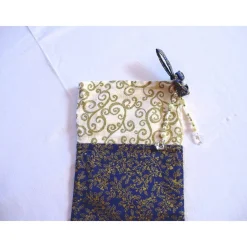 Nikolausstiefel in blau-gold mit Perlenhängern genäht von Hobbyhaus