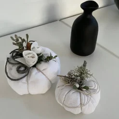 Nostalgie Kürbisse aus weißem Leinen – Herbstdeko im Landhausstil, 2er Set