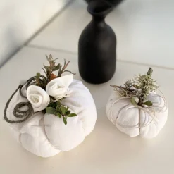 Nostalgie Kürbisse aus weißem Leinen – Herbstdeko im Landhausstil, 2er Set