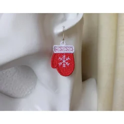 Ohrringe Handschuhe gestickt, rote oder hellblaue Spitzenohrringe, Winter Hängeohrringe Lace, zu Weihnachten