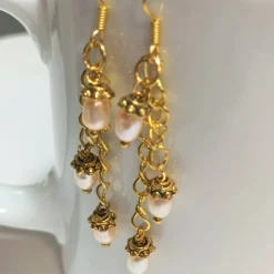 Ohrringe Perlen rosa flieder an Gliederkette goldfarben Perlenohrringe Brautschmuck