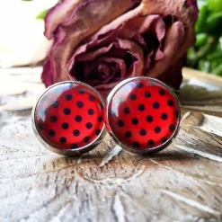 Ohrringe und Ringe rot mit schwarzen Punkten Cabochonschmuck verschiedene Fassungen