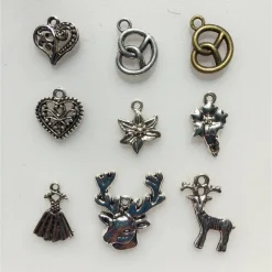 Oktoberfest-Anstecker Dirndl-Brosche Namensschild, Filz  für Veranstaltungen, Hochzeit, Geburtstag, Personalisierung, Logo