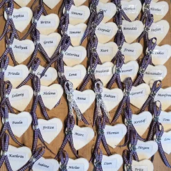 Oktoberfest-Anstecker Dirndl-Brosche Namensschild, Filz  für Veranstaltungen, Hochzeit, Geburtstag, Personalisierung, Logo