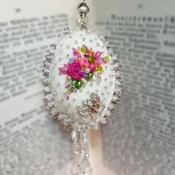 Ornament creme weiß Ei beidseitig bestickt Unikat Osterei handmade shabby chic Wohndeko