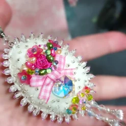 Ornament creme weiß Ei beidseitig bestickt Unikat Osterei handmade shabby chic Wohndeko