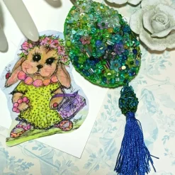 Ornament grün blau Unikat Perlenstickerei handgemacht Prunkei pompös handmade Wohndeko