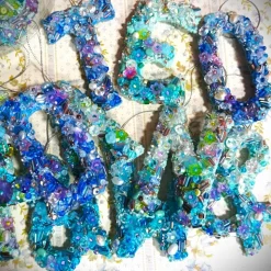 Ornament grün blau Unikat Perlenstickerei handgemacht Prunkei pompös handmade Wohndeko