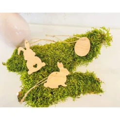 Osteranhänger aus hochwertigem Eichenholz zur Osterdekoration