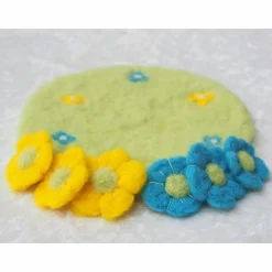 OSTERDEKO * OSTERWIESE MIT 6 BLÜTEN * 100 % WOLLE * GRÜN/GELB/BLAU * DEKORATION TISCH/NEST/WOHNUNG *