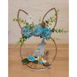 Osterdeko auf Holz mit Ohren