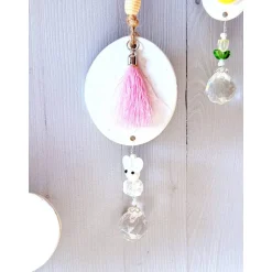 Osterdeko Fenster hängend – Handgefertigte Keramik, skandinavisch, Sonnenfänger, Ast, Pastell