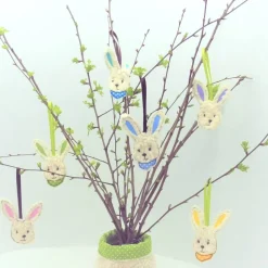 Osterdeko Hasenkopf Anhänger – Niedlicher Osterhase aus Teddyplüsch für den Osterstrauch