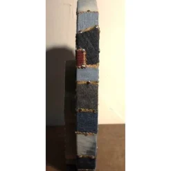 Osterdeko JEANS-EI  Collage auf einem Holzei aus Jeans und Metallplättchen im Shabby-Stil bemalt mit Acrylfarben