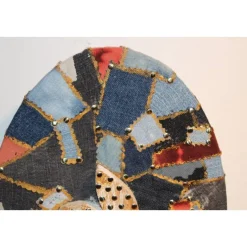 Osterdeko JEANS-EI  Collage auf einem Holzei aus Jeans und Metallplättchen im Shabby-Stil bemalt mit Acrylfarben