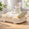 Osterdekoration - Osterhase im Auto - Handbemalt -