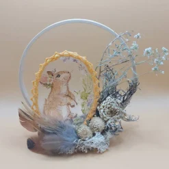 Osterdekoration Loop mit Trockenblumen – Individuelles Osterei im Gesteck