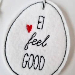 Osterei aus Filz mit zwei Holzperlen - EI feel GOOD - von he-ART by helen hesse