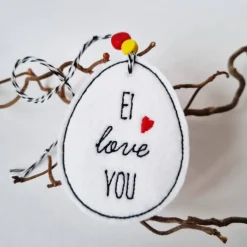 Osterei aus Filz mit zwei Holzperlen - EI love YOU - von he-ART by helen hesse