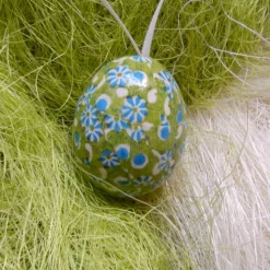 Osterei beklebt mit italienischem Designpapier in Decoupage-Technik Osterdekoration