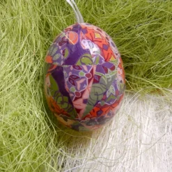 Osterei handgefertigt mit italienischem Florentiner Papier in Decoupage-Technik beklebt