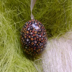 Osterei handgefertigt mit italienischem Florentiner Papier in Decoupage-Technik beklebt