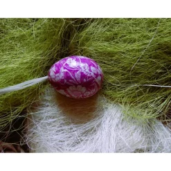 Osterei handgefertigt mit italienisches Buntpapier in Decoupage-Technik beklebt