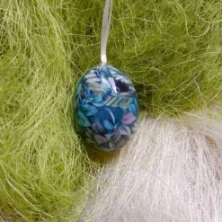 Osterei Hühnerei beklebt mit Designpapier in Decoupage-Technik beklebt Osterdekoration