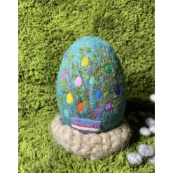 Osterei mit dem Ostebaum Nadelfilzarbeit