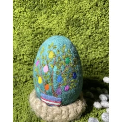 Osterei mit dem Ostebaum Nadelfilzarbeit