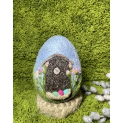 Osterei mit dem Vogelhaus und Blumen Nadelfilzarbeit