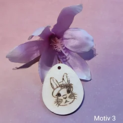 Osterei mit Hasenmotive und Name