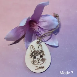 Osterei mit Hasenmotive und Name