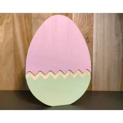 Osterei mit Zackenmuster aus Holz