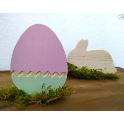 Osterei mit Zackenmuster aus Holz