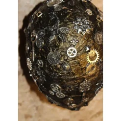 Osterei SCHWARZ/SILBER mit Acrylfarbe bemalt und mit Steampunk-Elementen dekoriert Osterdeko Hängedeko großes Osterei