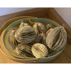 Ostereier aus Buchseiten Wabeneier Osterschmuck Osterdeko Upcycling