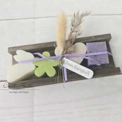 Ostergeschenk Schafmilchseifen in Holzverpackung Ostergruß mit zwei Hasen