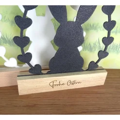 Osterhase Aufsteller 3D-Druck mit Holzsockel und Gravur – Moderne Osterdekoration, nachhaltig & individuell