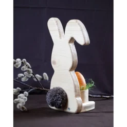 Osterhase aus Holz handgemacht – Rustikale Osterdeko, Unikat mit Ei & Puschel