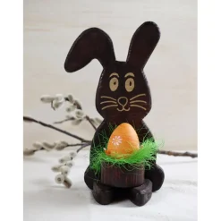 Osterhase aus Holz handgemacht – Rustikale Osterdeko, Unikat mit Ei & Puschel