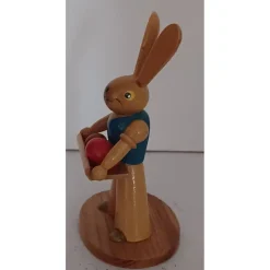 Osterhase bringt die Eier – 80 Jahre Handarbeit aus dem Erzgebirge DDR, 5x3 cm, H=7,5 cm