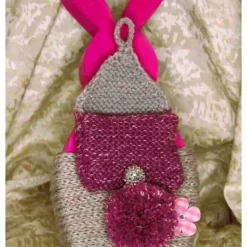 Osterhase Hasenfigur PINK zauberhafter Holzhase mit handgestrickten Accessoires bemalt mit Acrylfarben Osterdeko