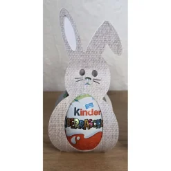 Osterhase mit Überraschungsei