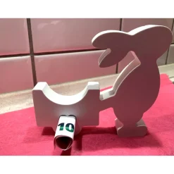 Osterhase mit Schub Karre, Reliefgießmasse, weiß