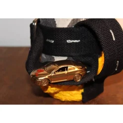 Osterhase RENNFAHRER handgefertigte Künstler-Figur Osterdeko Geschenk für Autofans Geldgeschenk