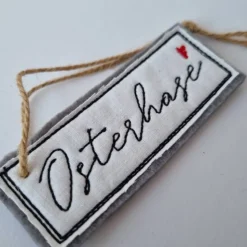 "Osterhase"-Geschenkanhänger aus Filz in GRAU, von he-ART by helen hesse