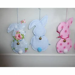 Osterhasen, Dekohasen, Hasen, Osterdeko, Osterstrauch, Ostern, Unikate mit Glöckchen und Bommelschwänzchen