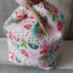 Osterhasenbeutel Stoff Blumen oder Dreieck