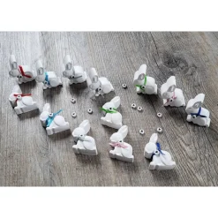 Osterhäschen mit Halsband und Herzperle